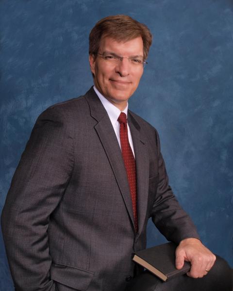 L.Theodore Hoppe，Jr.，先生-律师